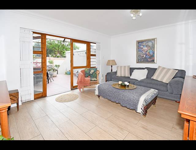 2 BEDROOM SECTIONAL TITLE FOR SALE IN SANDRINGHAM